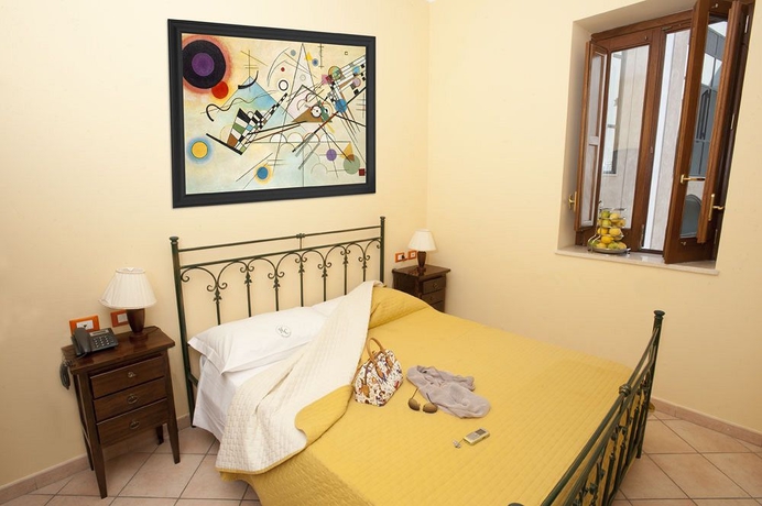 Imagen de la habitación del Hotel Columbia, Palermo. Foto 6