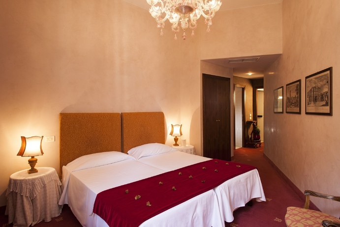 Imagen de la habitación del Hotel Columbia, Roma. Foto 6