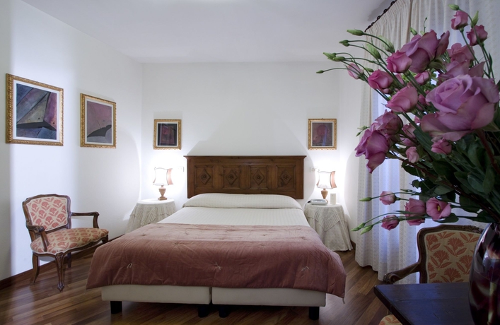 Imagen de la habitación del Hotel Columbia, Roma. Foto 9