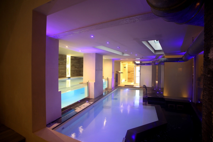 Imagen de la piscina del Hotel Columbia Wellness Spa. Foto 11