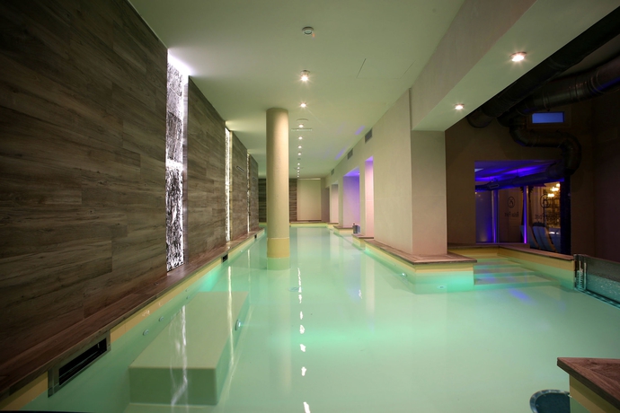 Imagen de la piscina del Hotel Columbia Wellness Spa. Foto 12
