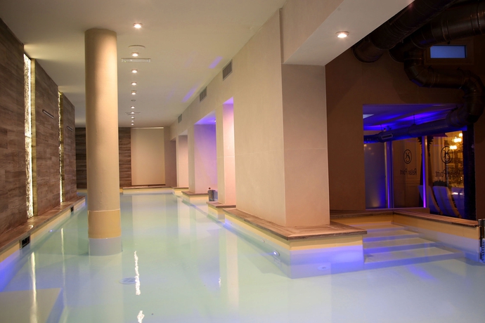 Imagen de la piscina del Hotel Columbia Wellness Spa. Foto 14