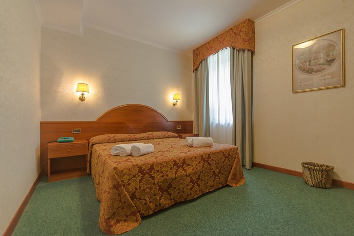 Imagen de la habitación del Hotel Columbus, Bolsena. Foto 8