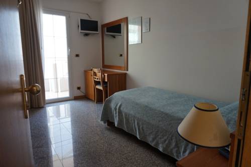 Imagen de la habitación del Hotel Columbus Dependance. Foto 8