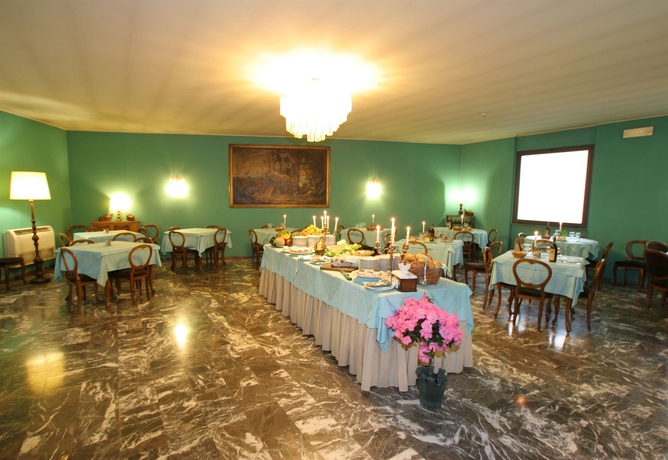 Imagen del bar/restaurante del Hotel Columbus, Florencia. Foto 2