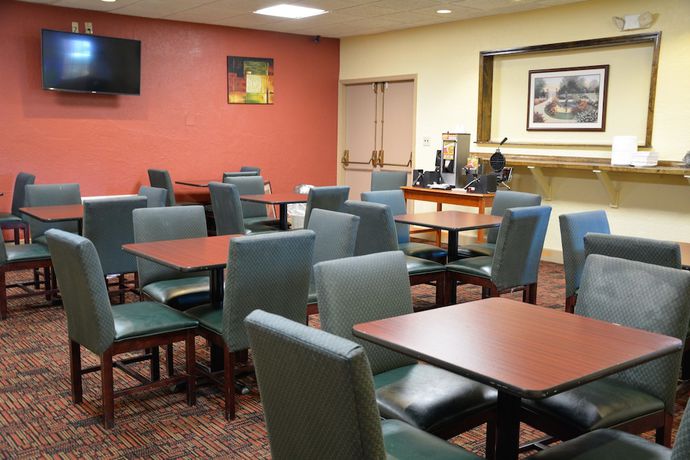 Imagen del bar/restaurante del Hotel Columbus Grand Hotel and Banquet Center. Foto 2