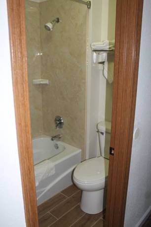 Imagen de la habitación del Hotel Columbus Inn. Foto 10