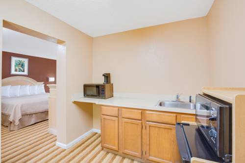 Imagen de la habitación del Hotel Columbus Inn and Suites. Foto 2