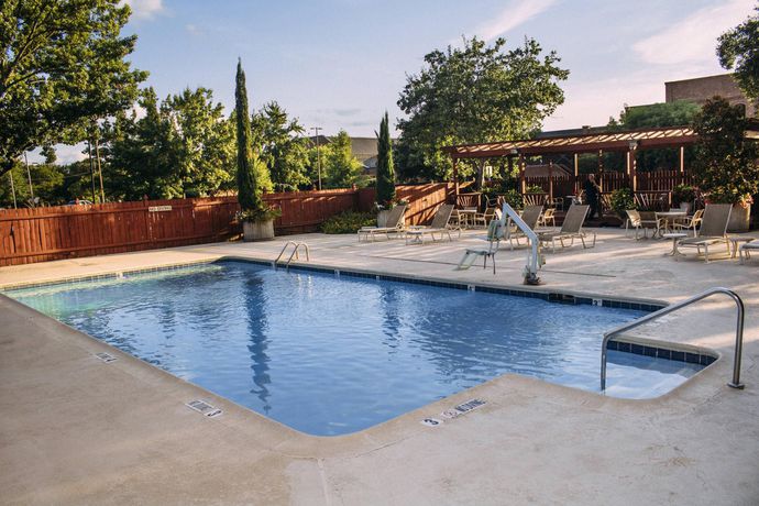 Imagen de la piscina del Hotel Columbus Marriott. Foto 9