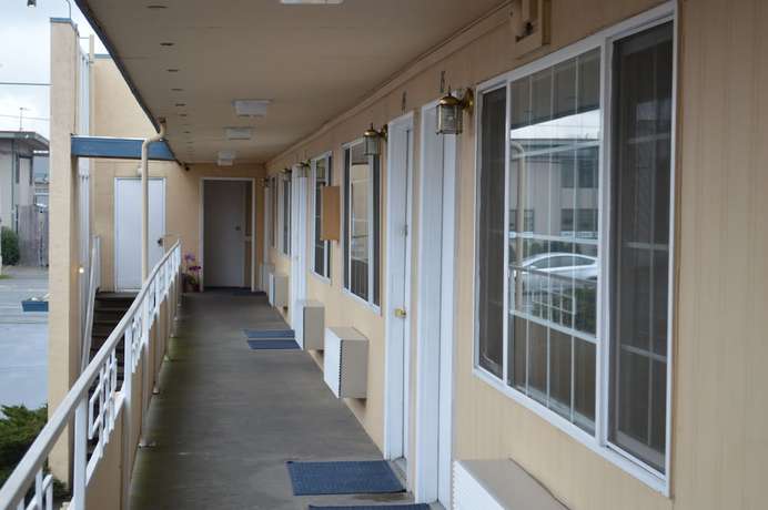 Imagen de los exteriores del Hotel Columbus Motor Inn, Seattle. Foto 17