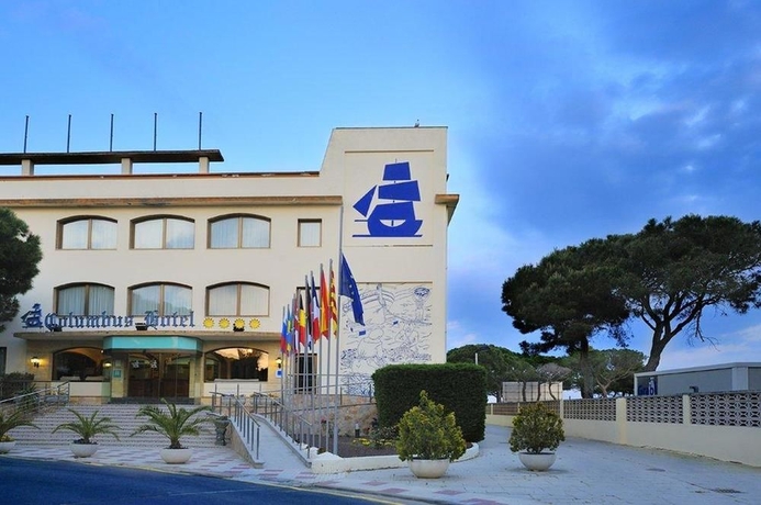 Imagen de los exteriores del Hotel Columbus, Playa de Aro. Foto 6