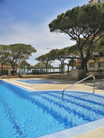 Imagen de la piscina del Hotel Columbus, Playa de Aro. Foto 8