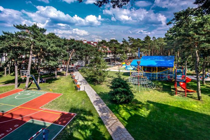 Imagen de los interiores del Hotel Columbus, Rowy. Foto 10