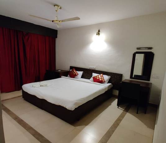 Imagen de la habitación del Hotel Colva Plaza. Foto 4