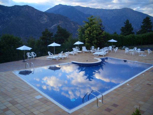 Imagen de la piscina del Hotel Coma Bella. Foto 16