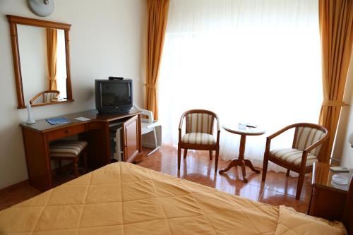 Imagen general del Hotel Comandor, MAMAIA. Foto 1