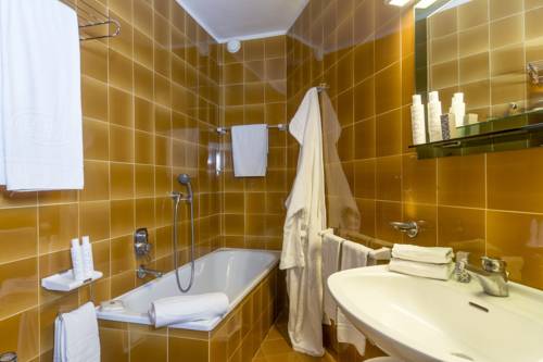 Imagen general del Hotel Comano Cattoni Holiday. Foto 1