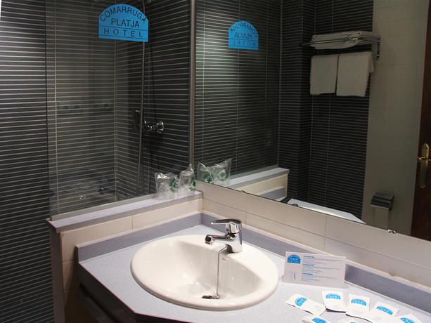 Imagen de la habitación del Hotel Comarruga Platja. Foto 7