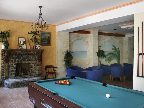 Imagen de los interiores del Hotel Comarruga Platja. Foto 11