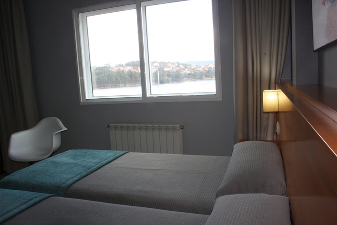 Imagen de la habitación del Hotel Combarro. Foto 9