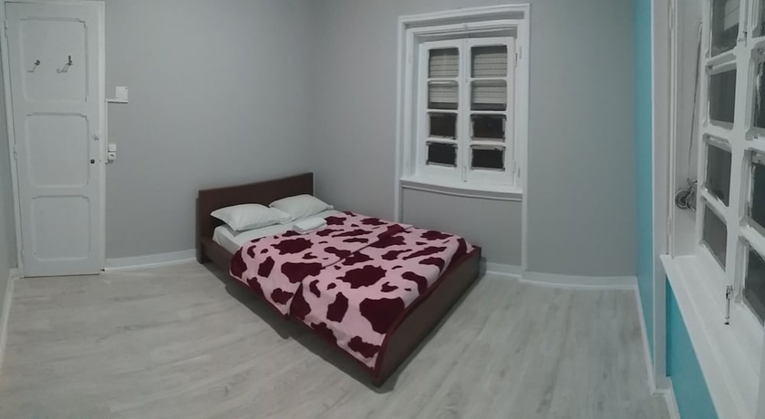 Imagen de la habitación del Hotel Come Inn Costa Caparica. Foto 2