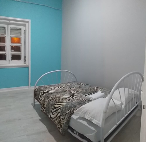 Imagen de la habitación del Hotel Come Inn Costa Caparica. Foto 6