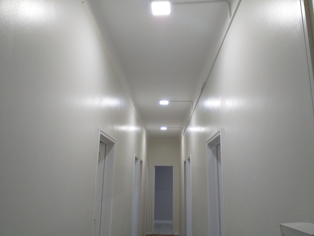 Imagen de los interiores del Hotel Come Inn Costa Caparica. Foto 14