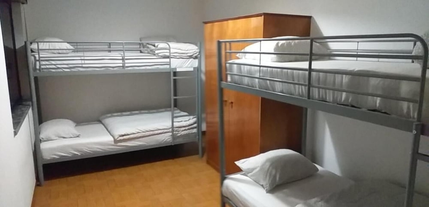 Imagen de la habitación del Hotel Come Inn Sesimbra. Foto 12