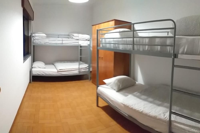 Imagen de la habitación del Hotel Come Inn Sesimbra. Foto 13