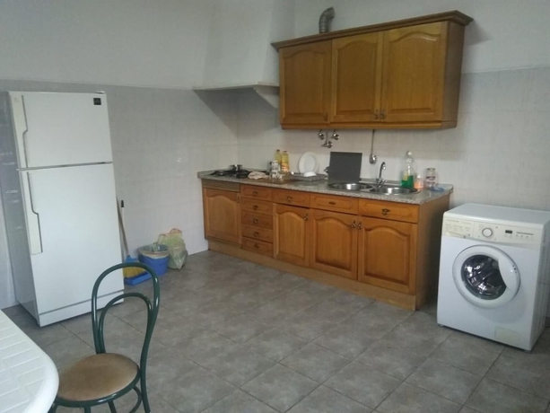 Imagen de la habitación del Hotel Come Inn Sesimbra. Foto 14
