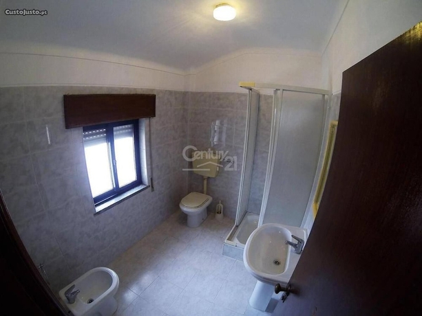 Imagen de la habitación del Hotel Come Inn Sesimbra. Foto 16