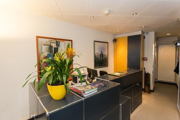 Imagen de los interiores del Hotel Comedie. Foto 18