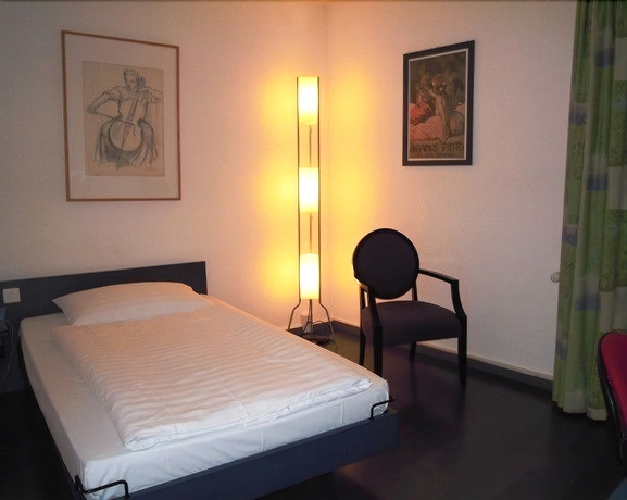 Imagen de la habitación del Hotel Comedie. Foto 11