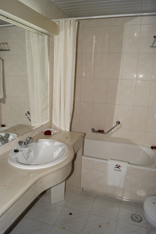 Imagen de la habitación del Hotel Comendador, Bombarral. Foto 4