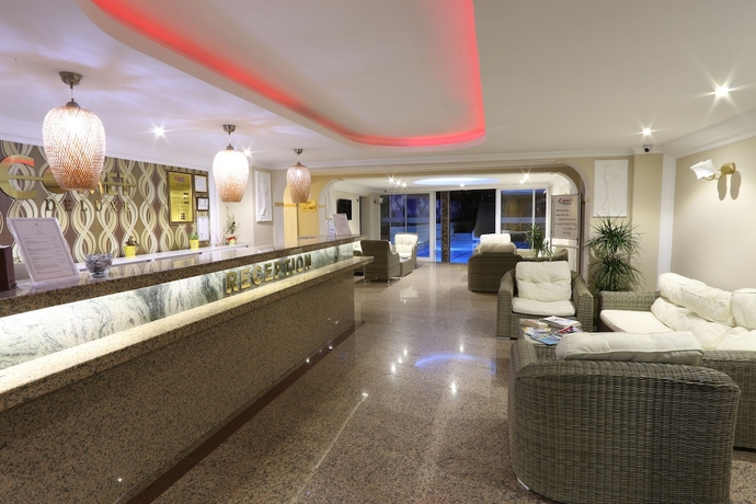 Imagen de los interiores del Hotel Comet Deluxe. Foto 17