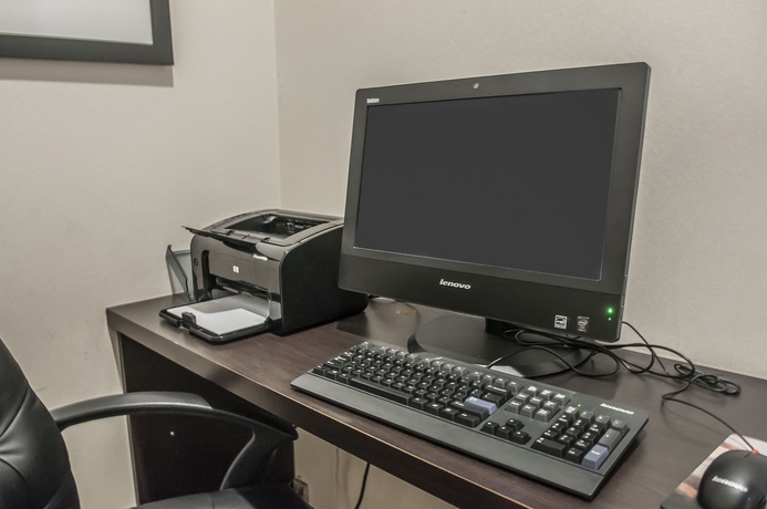 Imagen de los interiores del Hotel Comfort Airport North. Foto 12