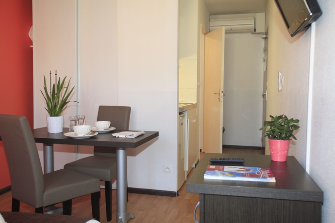 Imagen de los interiores del Hotel Comfort Aparthotel Aix Le Tholonet. Foto 13