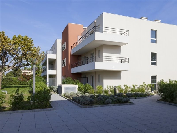 Imagen general del Hotel Comfort Aparthotel Cannes Mandelieu. Foto 8