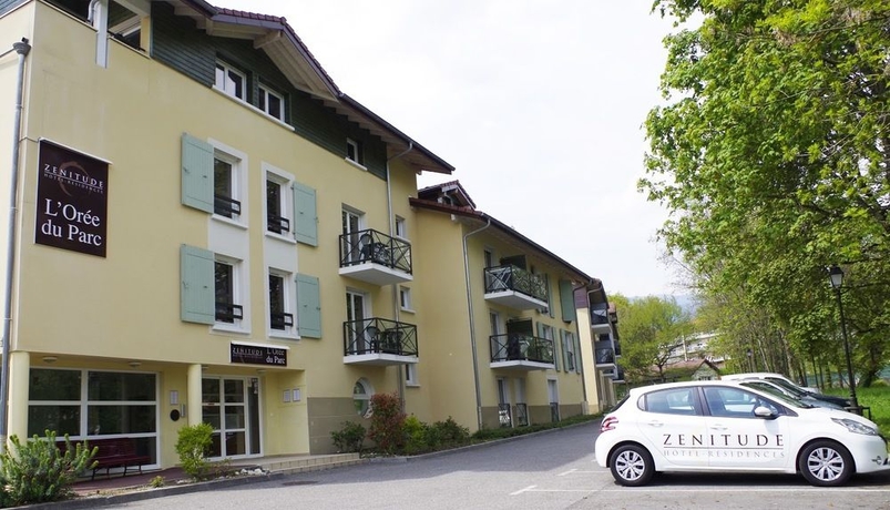 Imagen de los exteriores del Hotel Comfort Aparthotel Divonne L'Oree du Parc. Foto 9