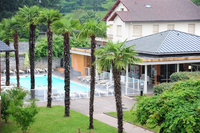 Imagen de la piscina del Hotel Comfort Aparthotel Lourdes L'Acacia. Foto 15