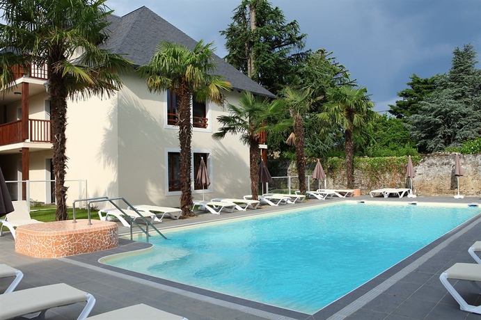 Imagen de la piscina del Hotel Comfort Aparthotel Lourdes L'Acacia. Foto 16