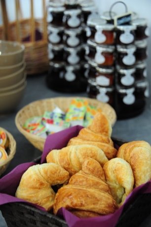 Imagen del bar/restaurante del Hotel Comfort Aparthotel Lourdes L'Acacia. Foto 7