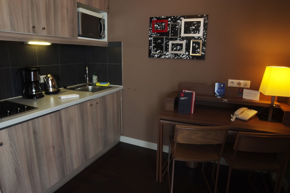 Imagen de la habitación del Hotel Comfort Aparthotel Saint-Etienne. Foto 4