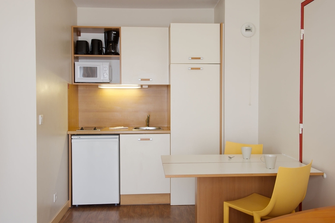 Imagen de la habitación del Hotel Comfort Aparthotel Saint-Nazaire Les Portes de l Ocean. Foto 9