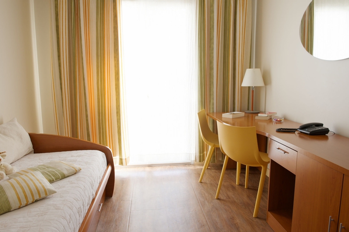 Imagen de los interiores del Hotel Comfort Aparthotel Saint-Nazaire Les Portes de l Ocean. Foto 11