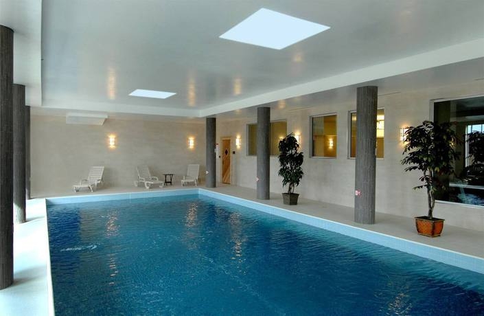 Imagen de la piscina del Hotel Comfort Bayer's Lake. Foto 5