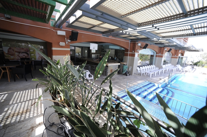 Imagen de la piscina del Hotel Comfort Eilat. Foto 13