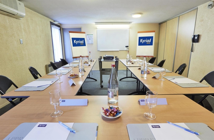 Imagen de los interiores del Hotel Comfort Etampes. Foto 15