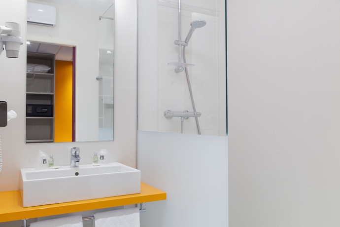 Imagen de la habitación del Hotel Comfort Expo Colmar. Foto 9