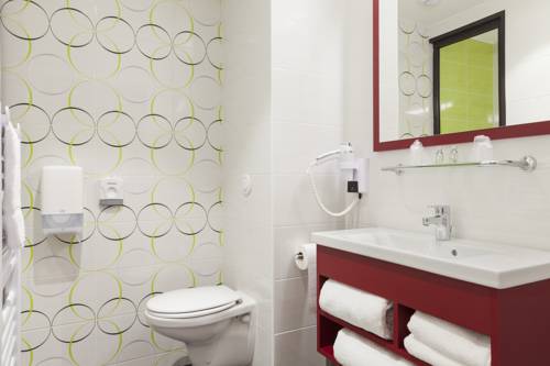 Imagen de la habitación del Hotel Comfort Figeac. Foto 13